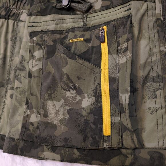 Eddie Bauer Womens M Travex Vest Green Camo Stretch Pocket Travel Hike Camp - Picture 14 of 16